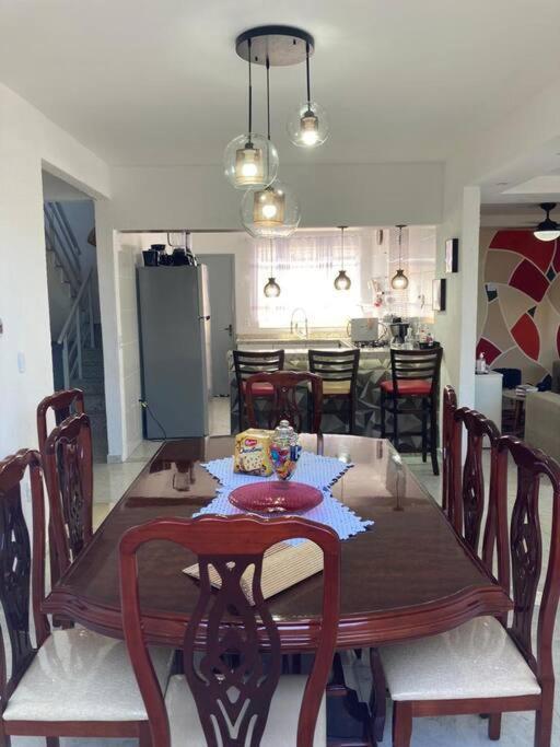 Casa Com Piscina, Grande E Espacosa No Condominio Dos Passaros Cabo Frio Eksteriør billede
